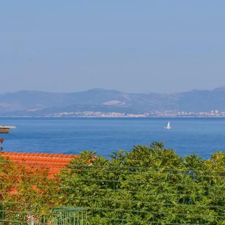 Garden With A View Apartman Postira