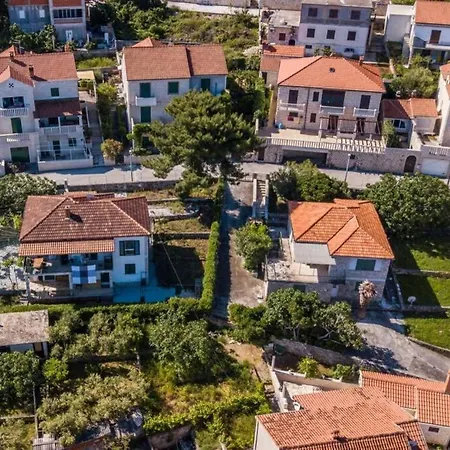 Garden With A View Apartman